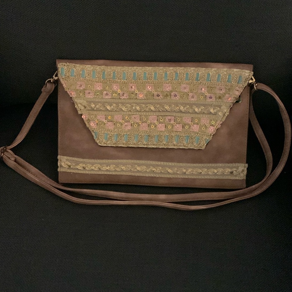 Embroidered Purse - Picture 6 of 7